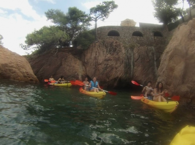 descubre barcelona en kayak